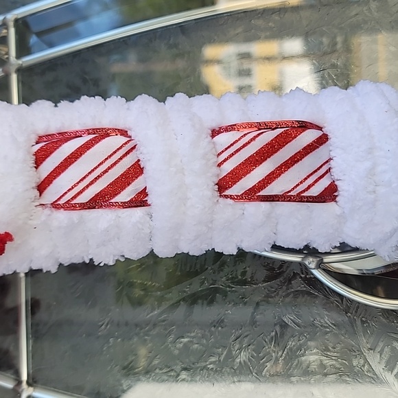 Handmade Christmas Candy Cane Wreath - Picture 3 of 6